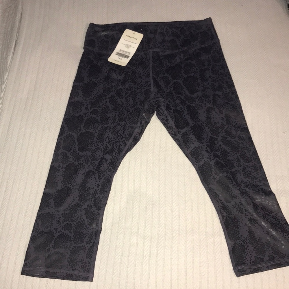 Fabletics Salar Printed Powerhold Crop